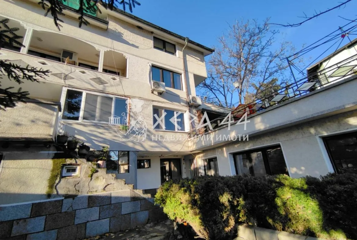 Къща за гости,  Спирка Марек, 1020 РЗП, 600 двор. -0