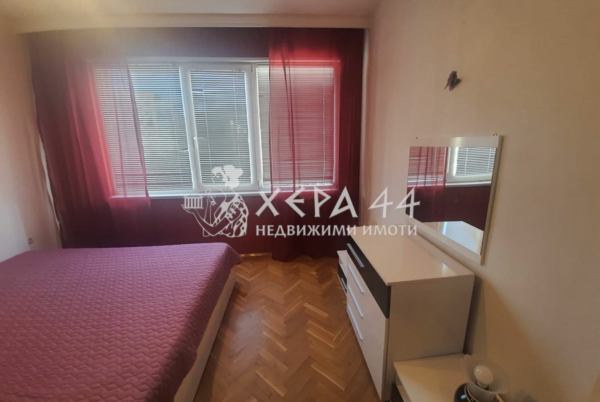 Продава 4стаен до Руско училище-0
