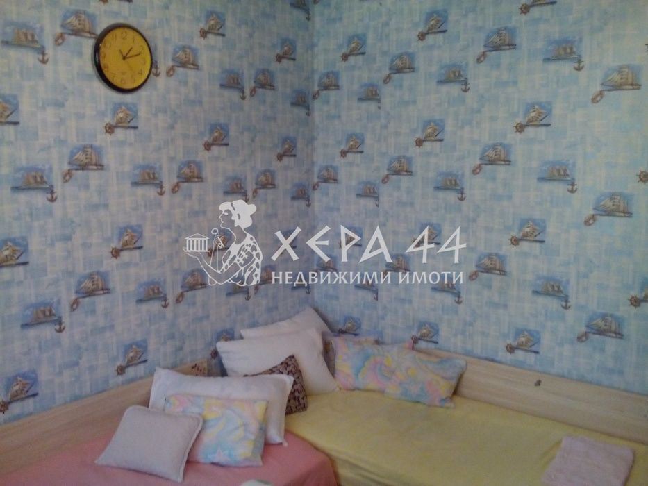 Тристаен апартамент в кв. Аспарухово-0