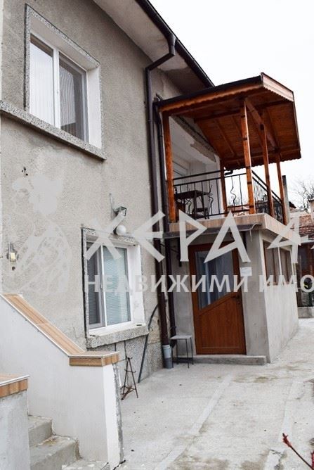 Екслузивно! Двуетажна, реновирана къща за продажба в гр. Елхово!-0