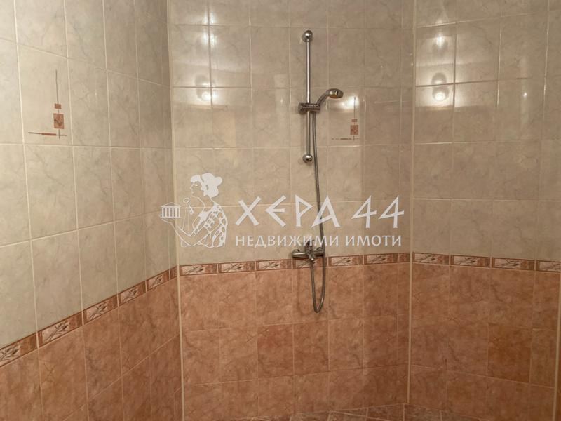 Тристаен апартамент в Цветен Квартал-0