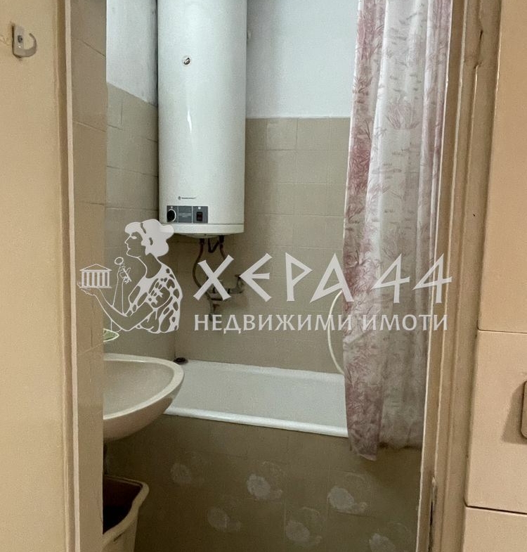 Тристаен апартамент в ж.к.Кайсиева градина-0