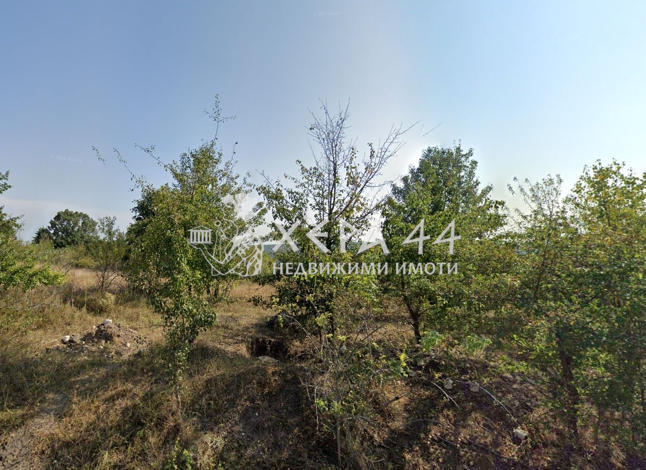 Парцел в с. Здравец-0