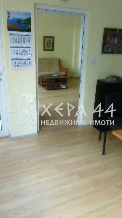 Тристаен апартамент в района на Централна поща-0