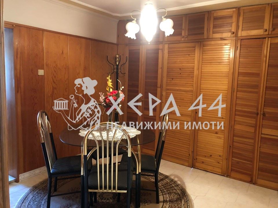 Ексклузивно! Тристаен, тухлен апартамент за продажба в района на Електроразпределение, гр. Добрич!-0