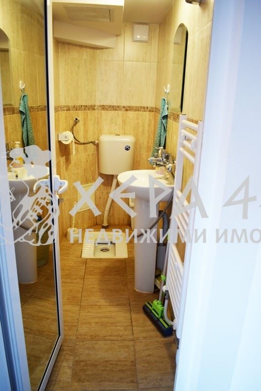 Екслузивно! Двуетажна, реновирана къща за продажба в гр. Елхово!-0