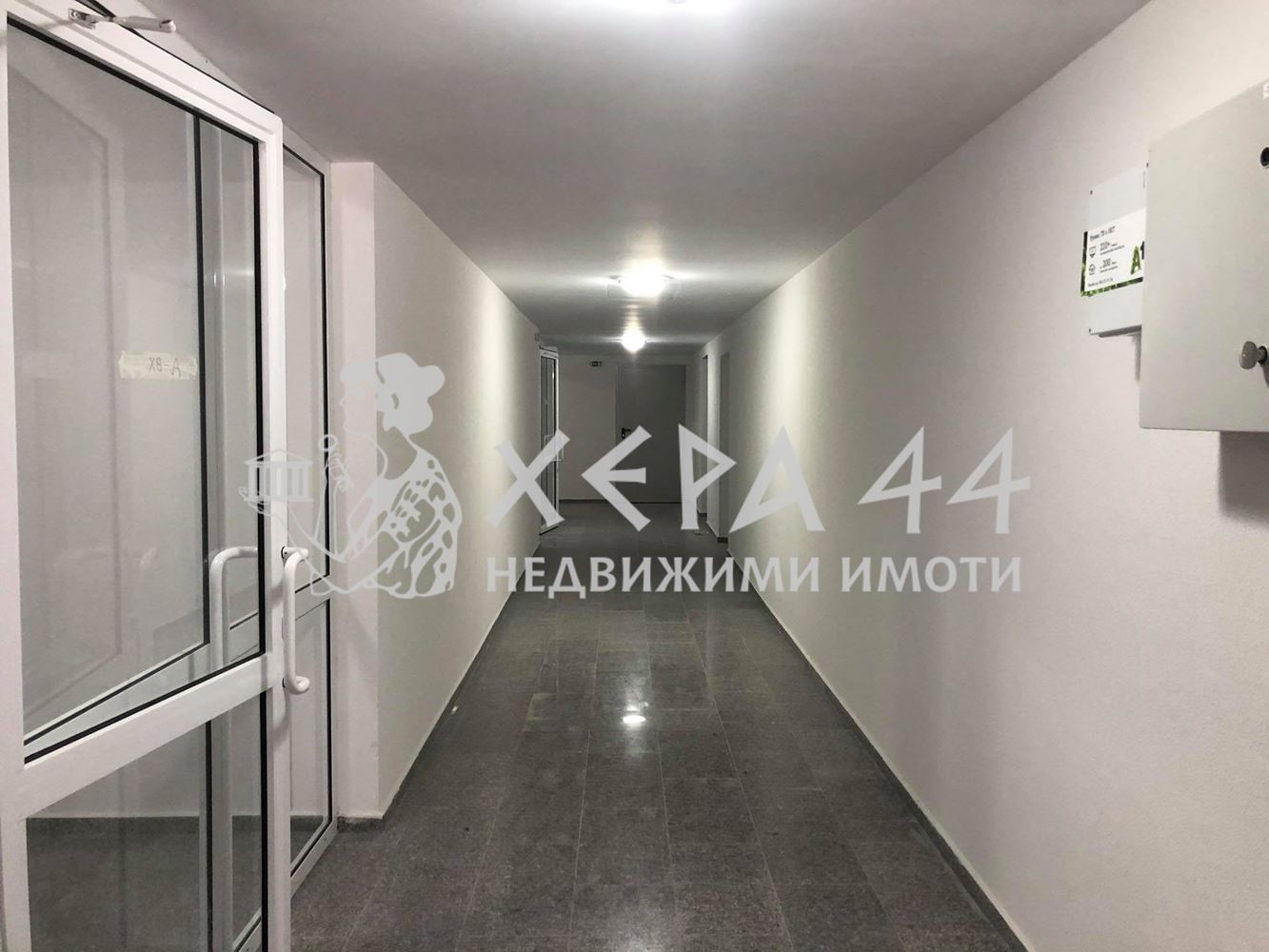 Ексклузивно! Двустаен, западен апартамент с АКТ 16 за продажба в жк'' Левски'', гр. Варна!-0