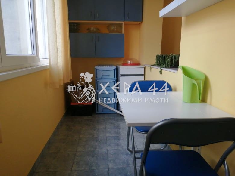 Продавам четиристаен апартамент-0
