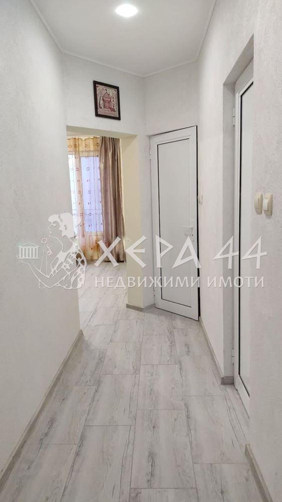 Тристаен апартамент в кв. Виница-0