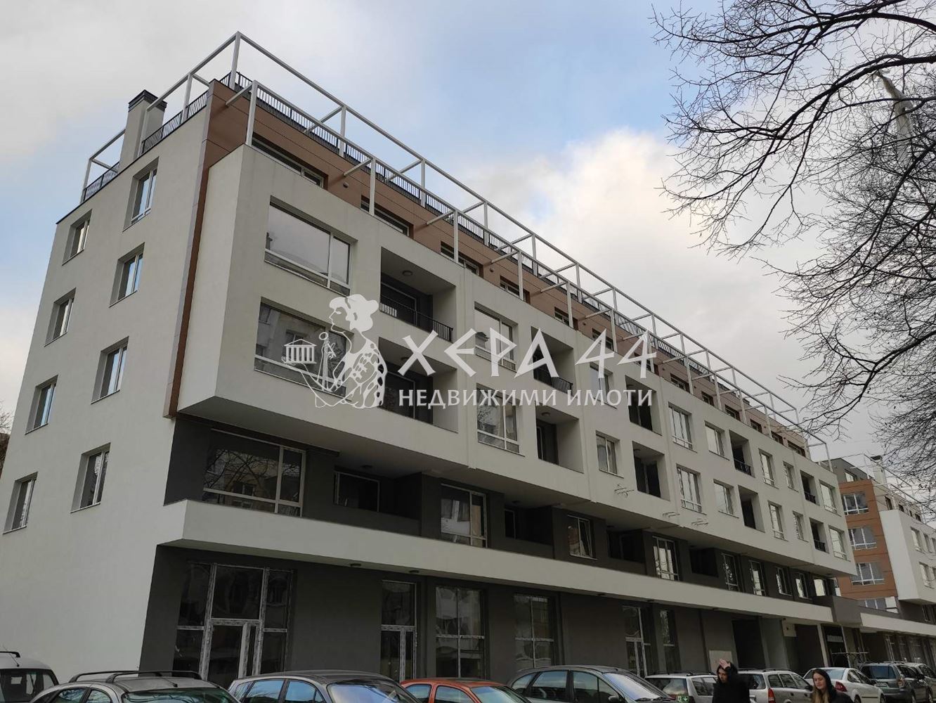 Тристаен апартамент в кв. Младост. 105кв.-0