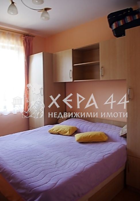 Двустаен апартамент-0