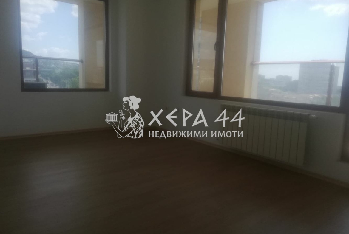  ПродаваМ тристаен апартамент с морска панорама!-0