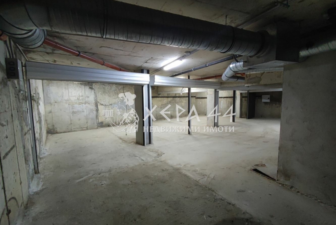 Продавам гаражи в подземен паркинг-0