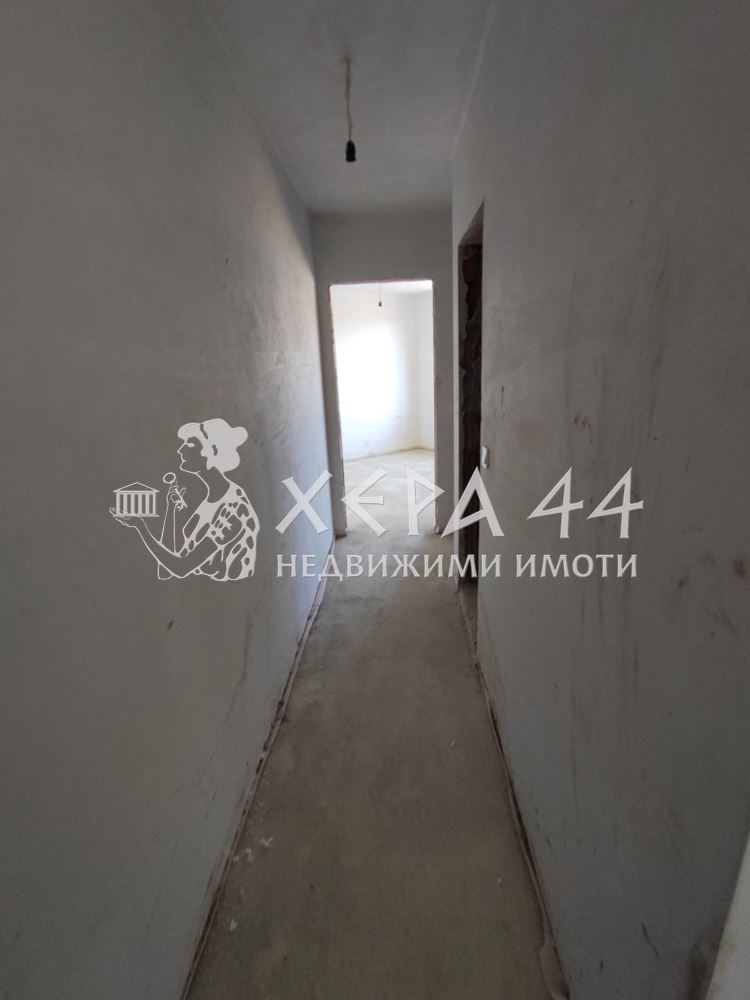 Тристаен апартамент в кв. Младост. 105кв.-0