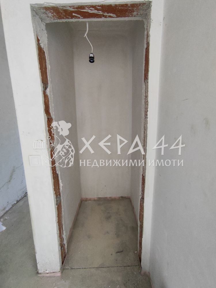 Тристаен апартамент в кв. Младост. 105кв.-0