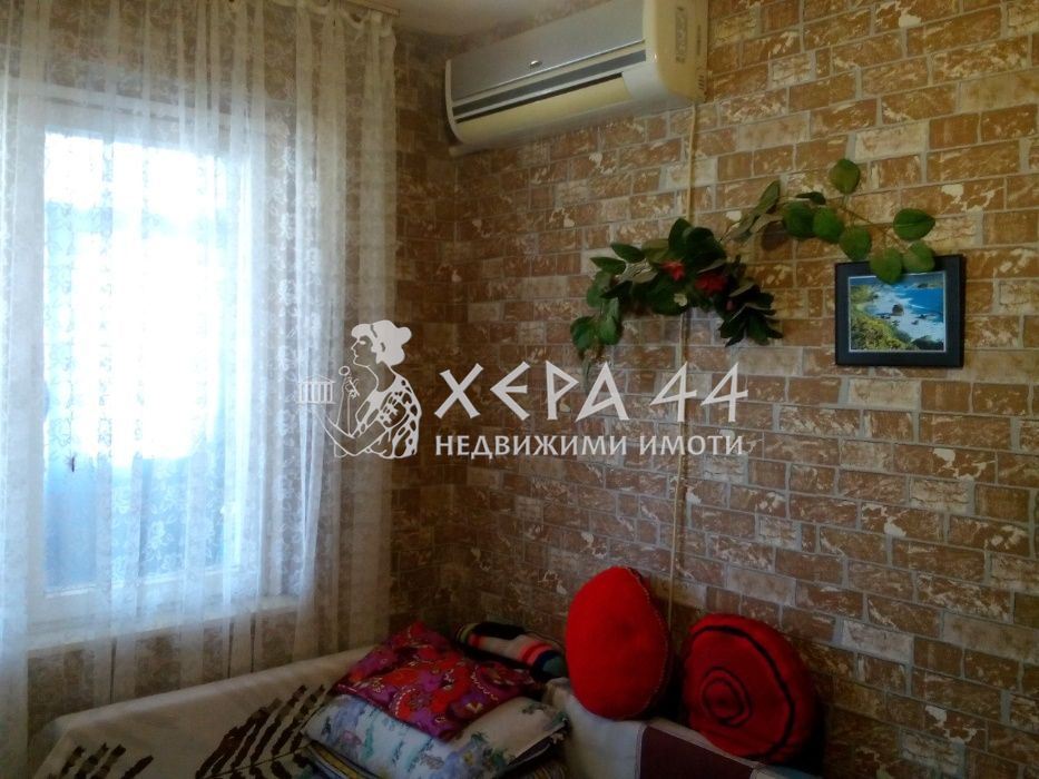 Тристаен апартамент в кв. Аспарухово-0
