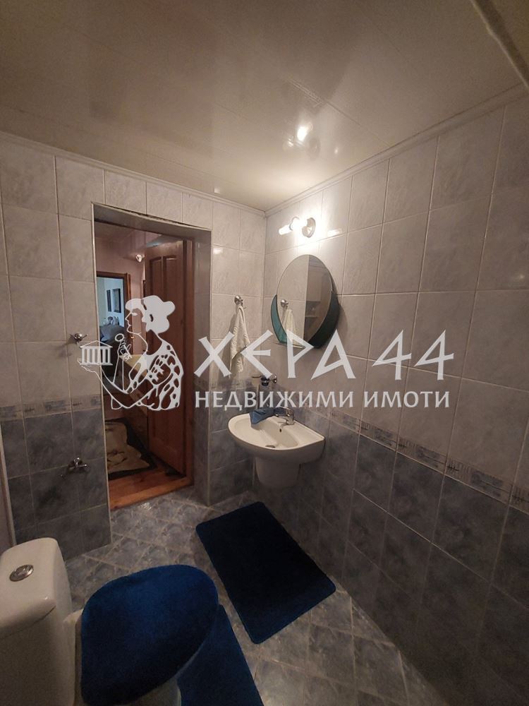 Продава къща в центъра на Добрич-0