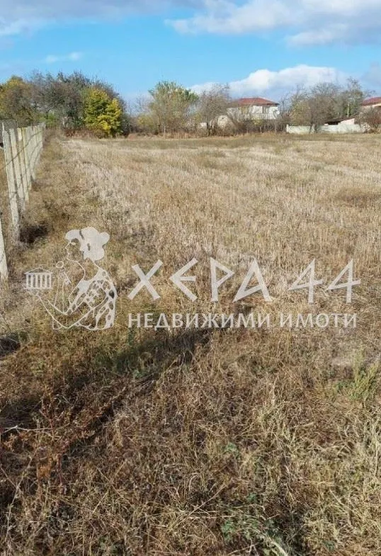 Парцел в с. Здравец-0
