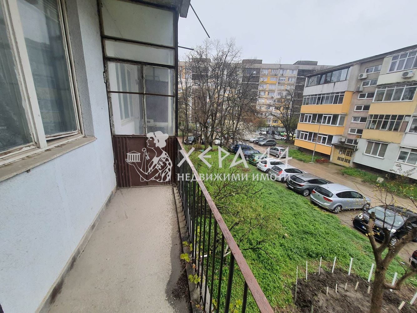 Продава с 3 отделни стаи до Базар Левски-0