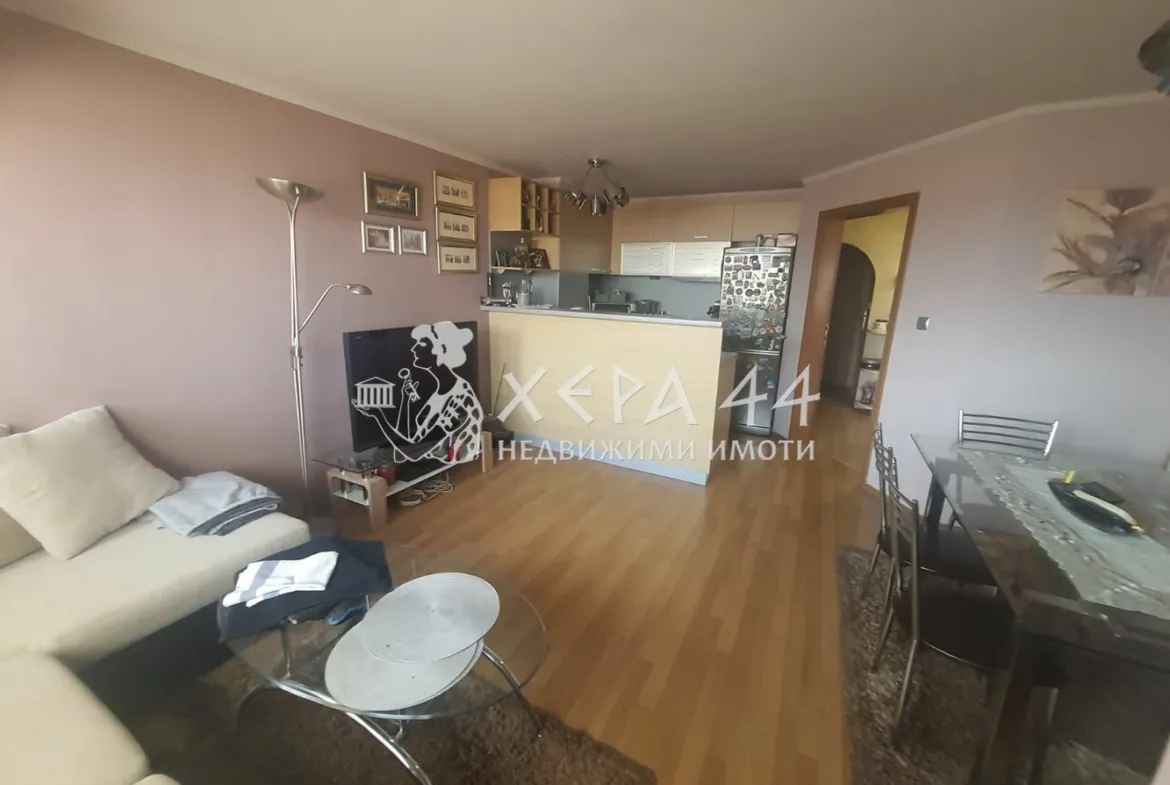 Продава южен 3стаен Лятно кино Тракия-0
