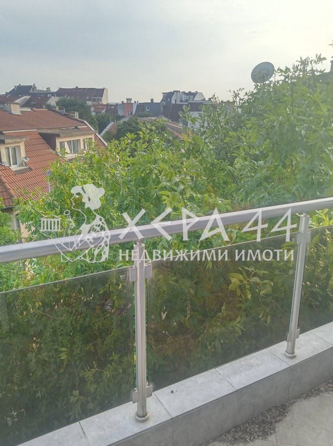 Тристаен апартамент в района на Колхозен пазар - 0