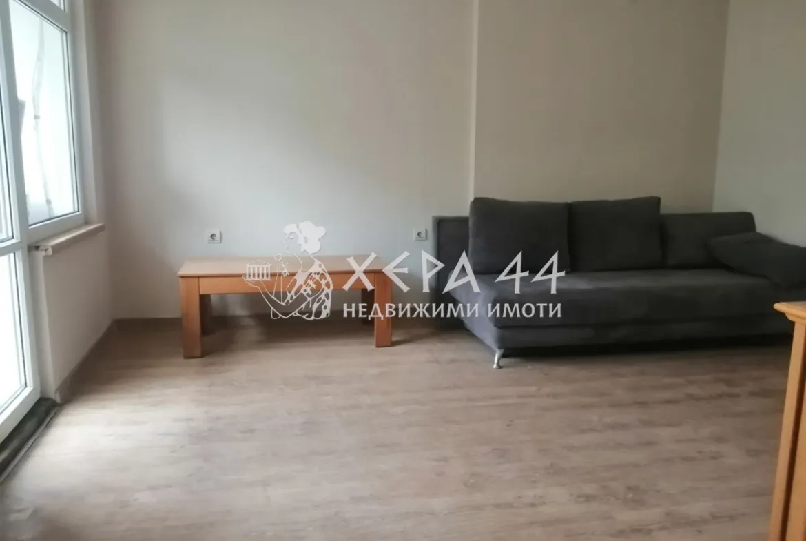 Продавам четиристаен Катедралата 188000 Евро - 0