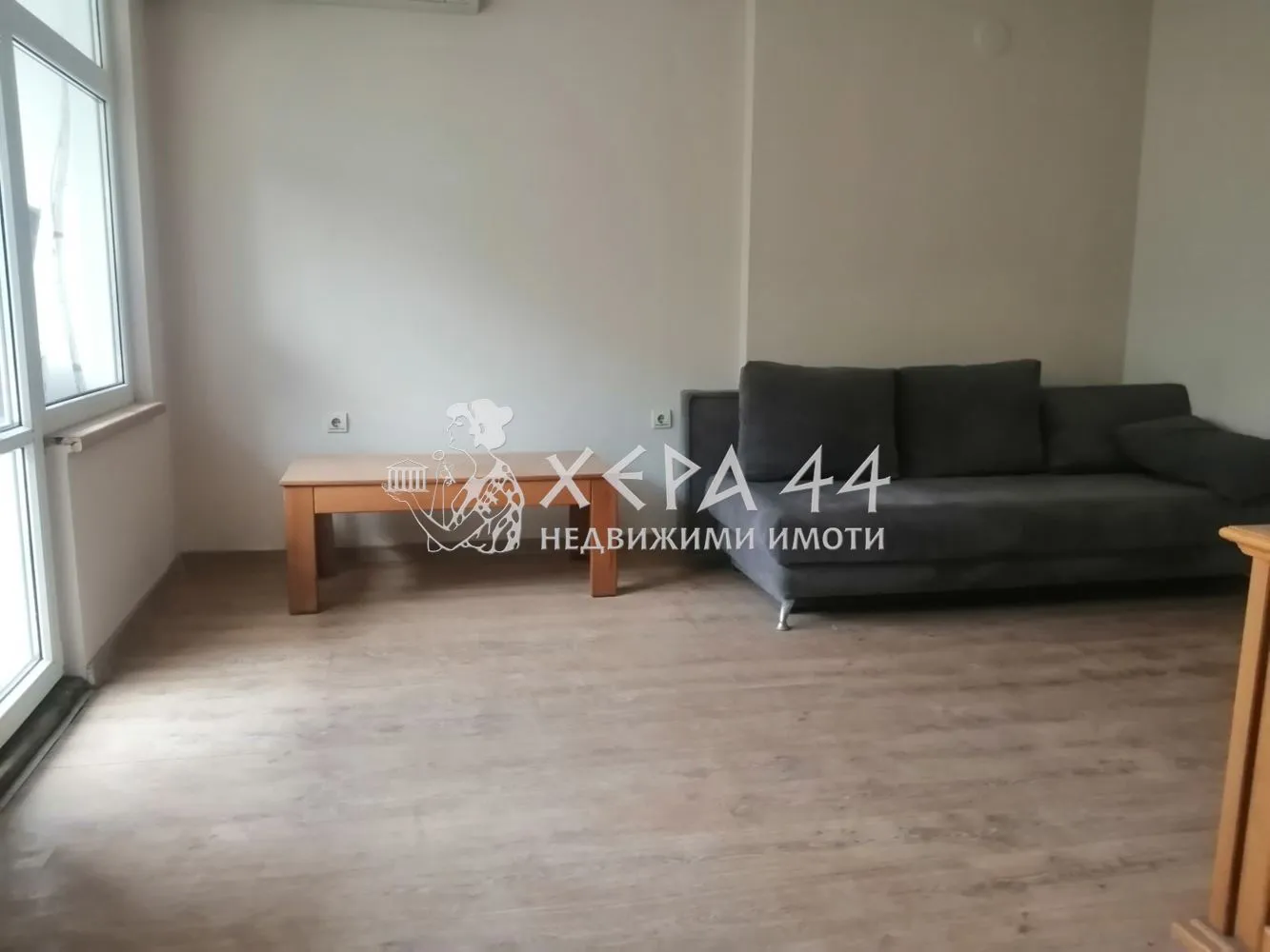 Продавам четиристаен Катедралата 188000 Евро - 0