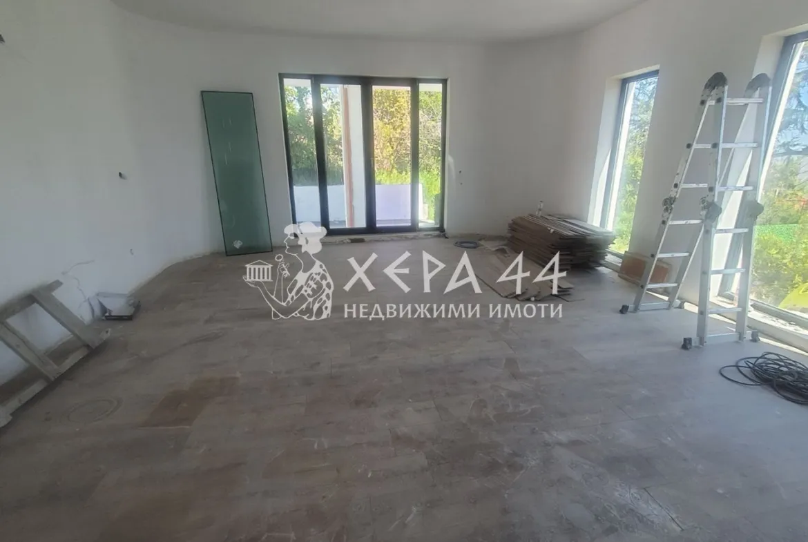 Продава 3стаен с усещане за къща - 0