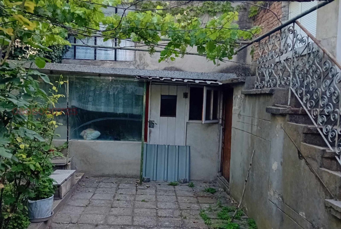 Къща в гр. Белослав - 0