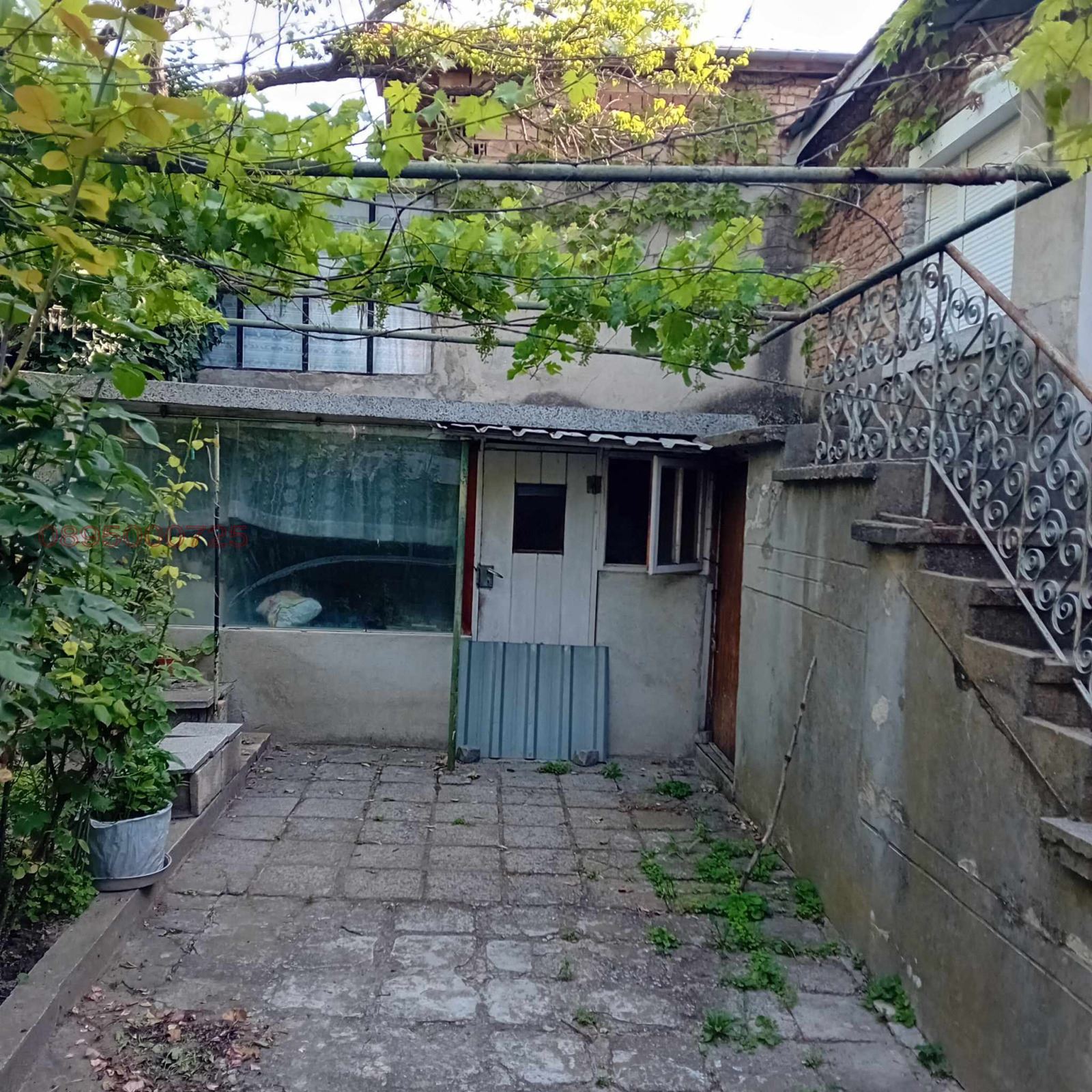 Къща в гр. Белослав - 0