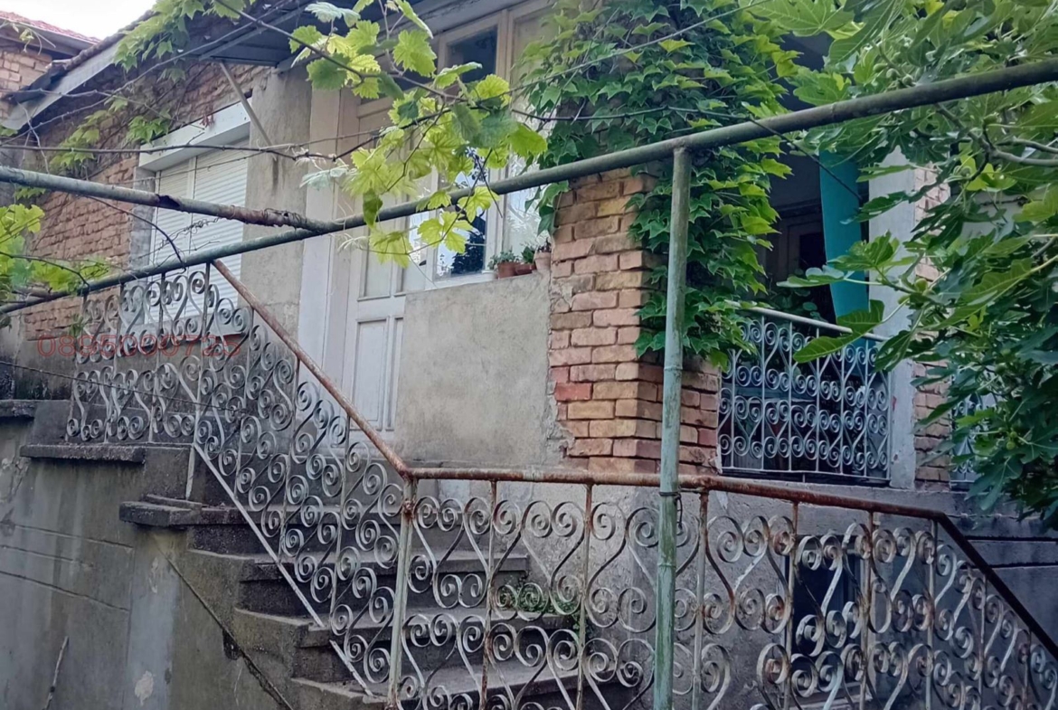 Къща в гр. Белослав - 0