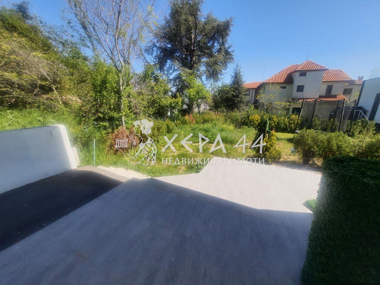Продава 3стаен с усещане за къща - 0