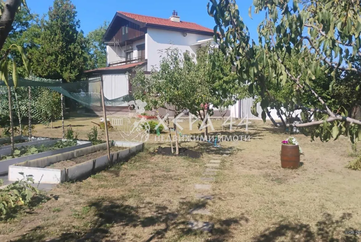 Продавам обзаведена къща село Зорница - 0
