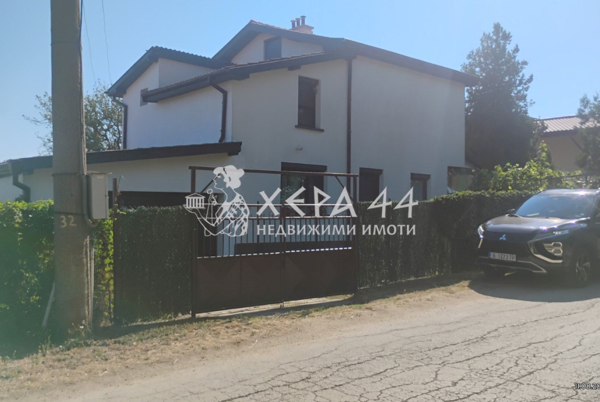 Продавам обзаведена къща село Зорница - 0