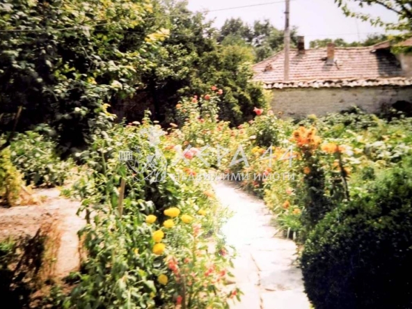 Къща в с. Невша - 0