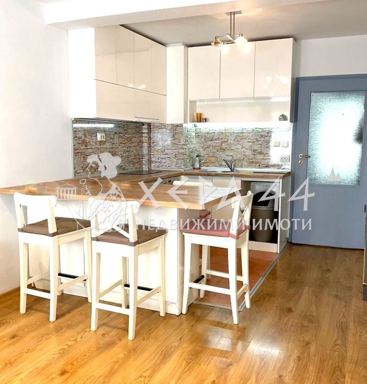 Двустаен апартамент в Цветен квартал - 0