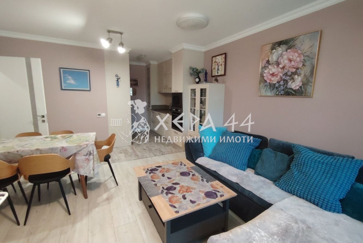 Продавам 3стаен в комплекс "Симфония" - 0