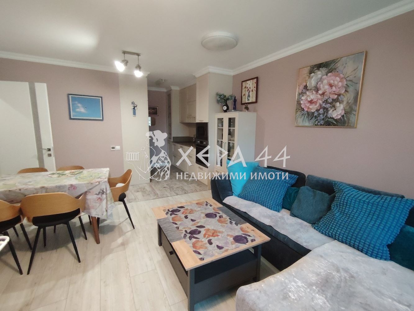 Продавам 3стаен в комплекс "Симфония" - 0