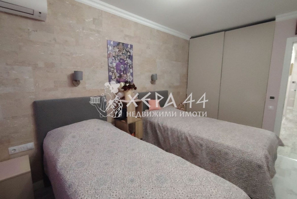 Продавам 3стаен в комплекс "Симфония" - 0