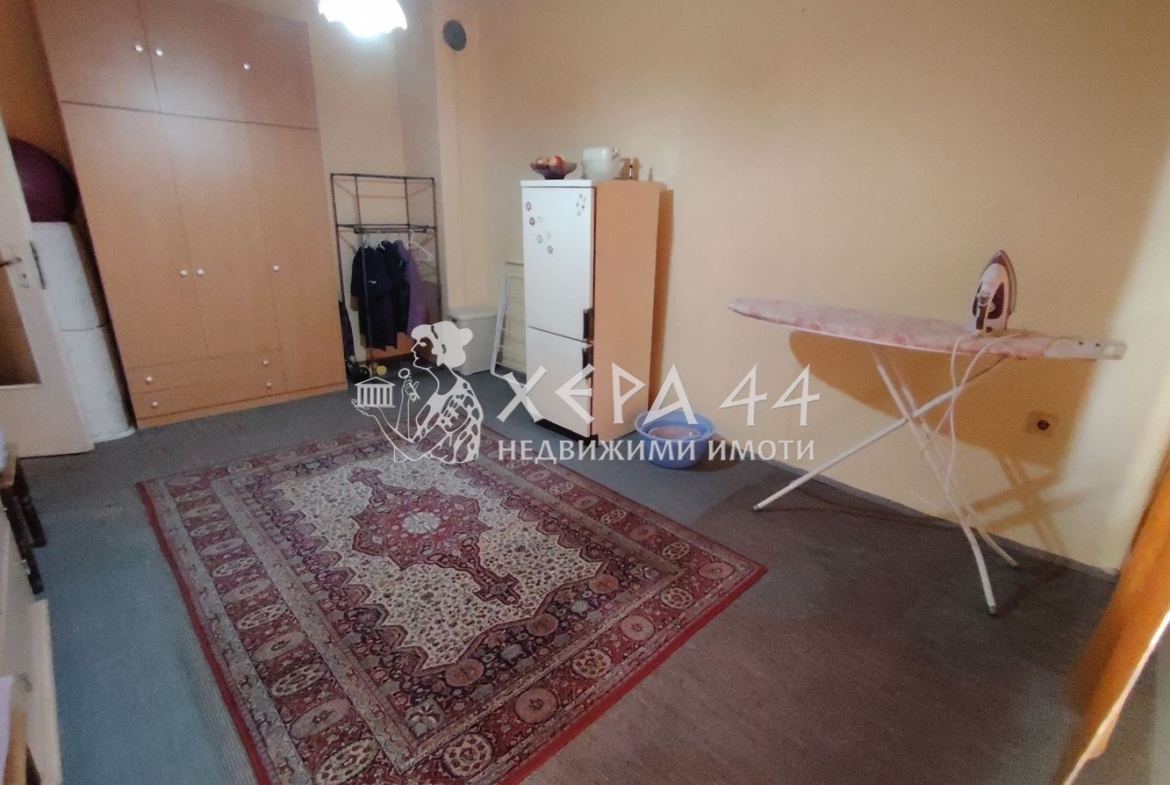 Продавам двустаен южен - 0