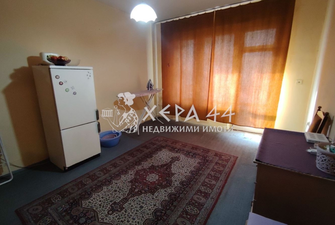 Продавам двустаен южен - 0