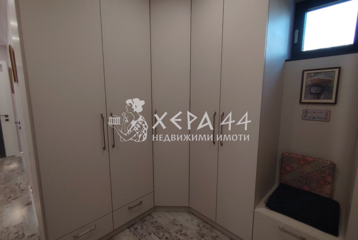 Продавам 3стаен в комплекс "Симфония" - 0