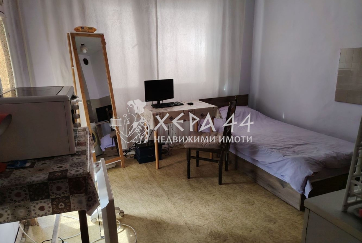 Продавам двустаен южен - 0