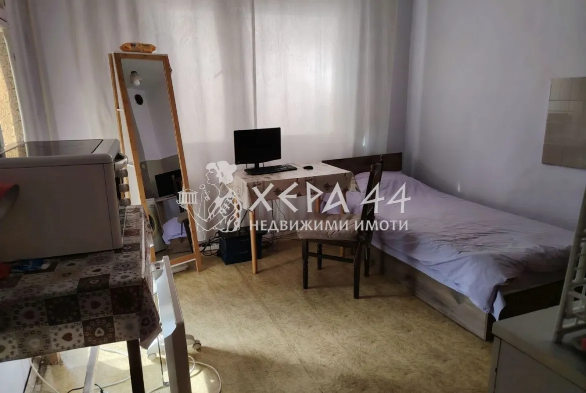 Продавам двустаен южен - 0