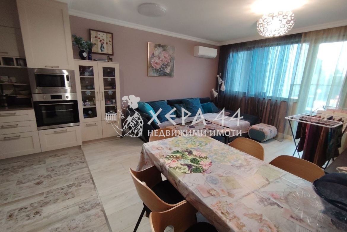 Продавам 3стаен в комплекс "Симфония" - 0