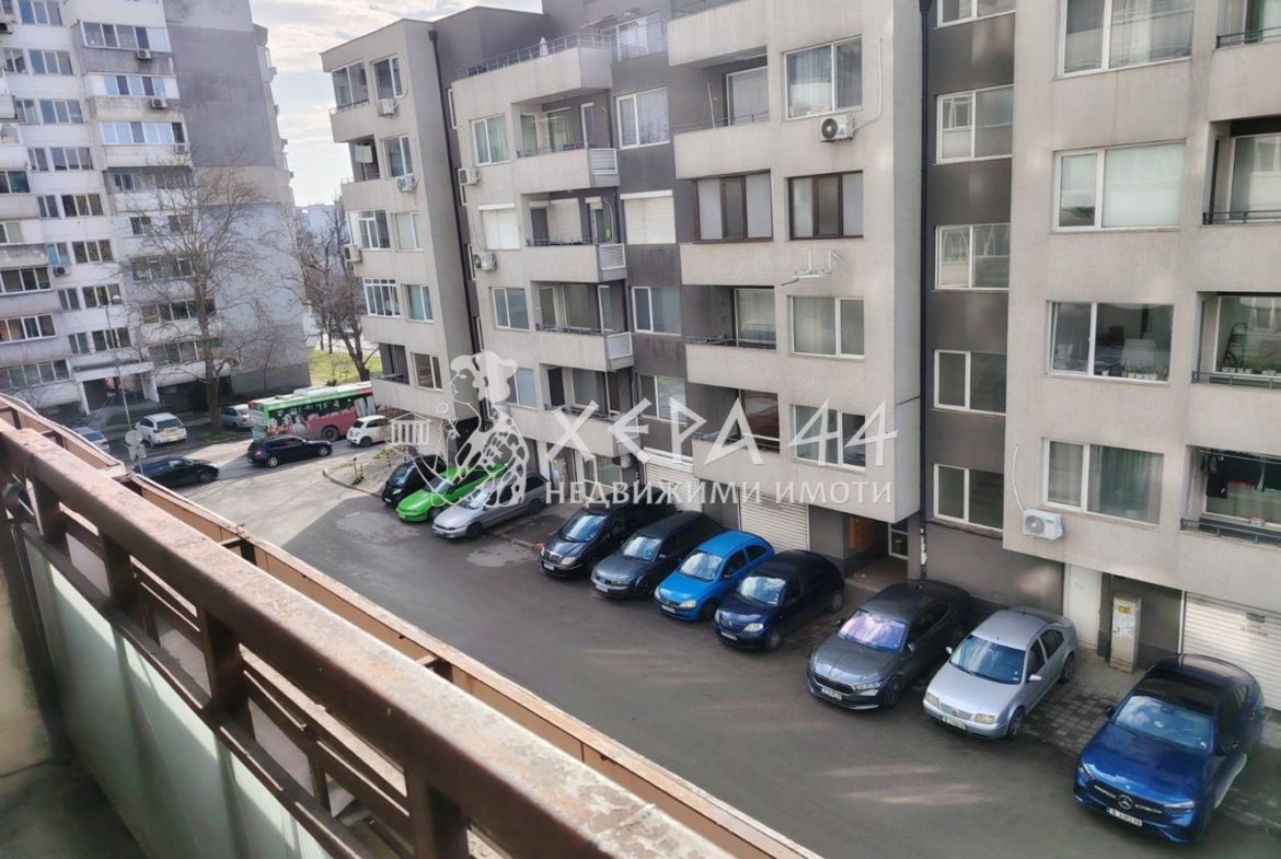 Продавам двустаен южен - 0