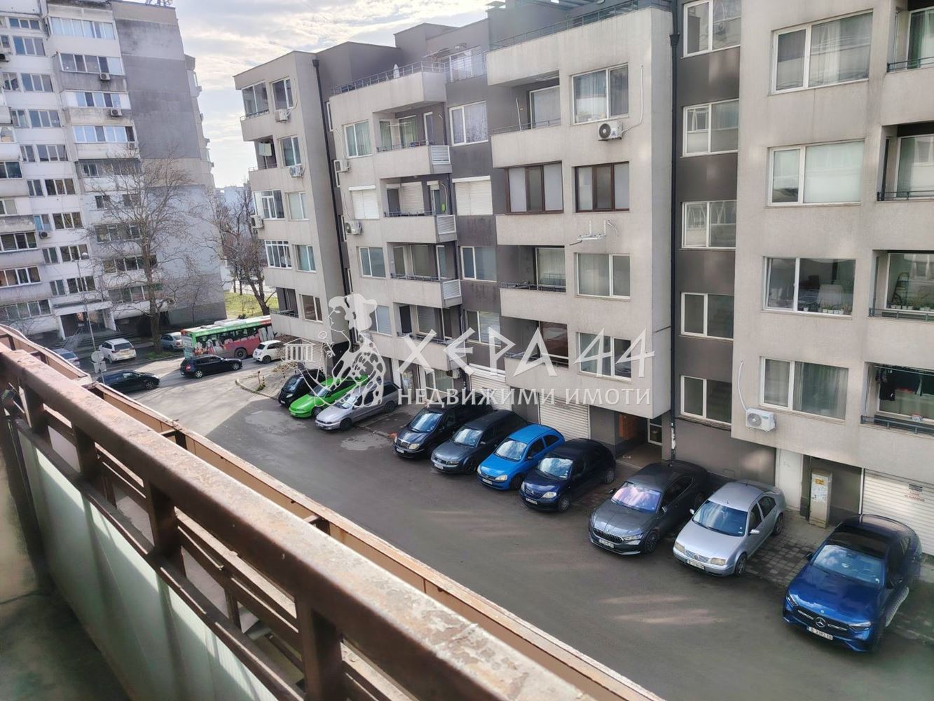 Продавам двустаен южен - 0