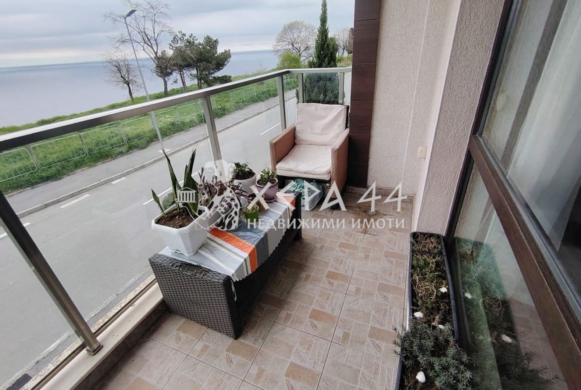 3стаен луксозен Галата с морска панорама - 0